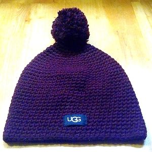 UGG AUSTRALIA knit beanie perfect condition never worn!